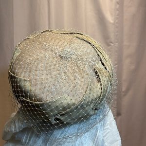 🤎True Vintage Cream color Hat with veil